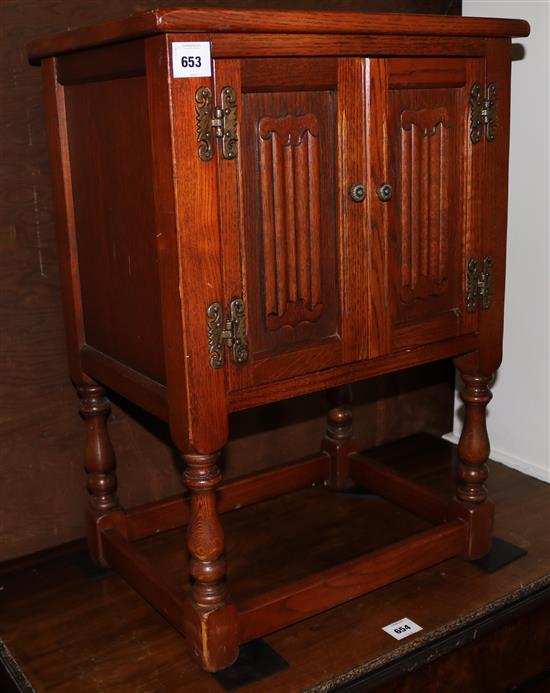 Small bedside cabinet(-)
